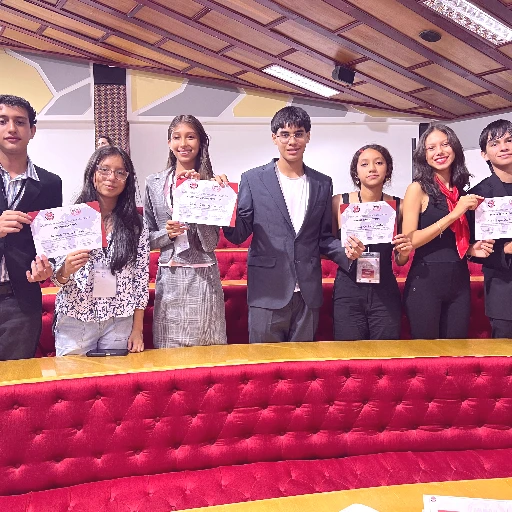 🌍Participación de la Institución Educativa Gimnasio Campestre ComfaOriente en el Modelo ONU 2025🕊️