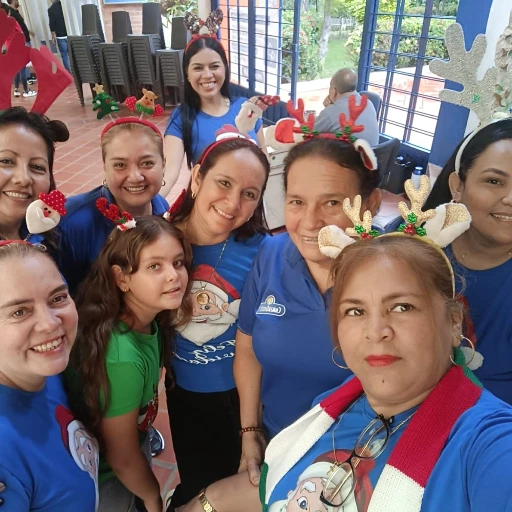 La Novena navideña en la IEGCC — Un Encuentro de Fe, Tradición y Comunidad ComfaOrientista 🎄✨